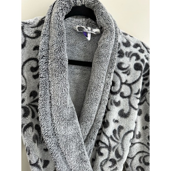 Jaclyn Intimates Plush Gray Long Robe Sz. Small - Picture 2 of 8
